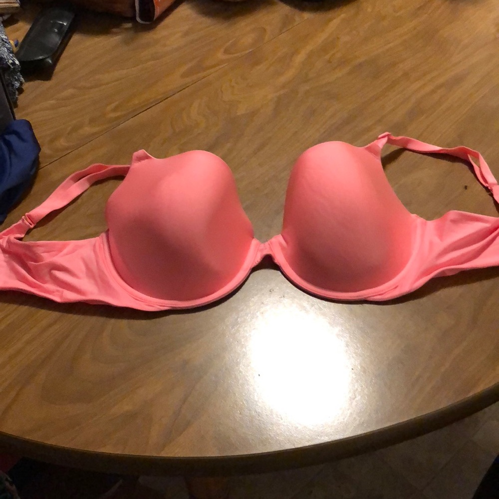 Victoria secret bra peach color